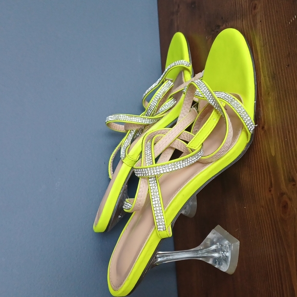 Heels - Picture 7 of 16